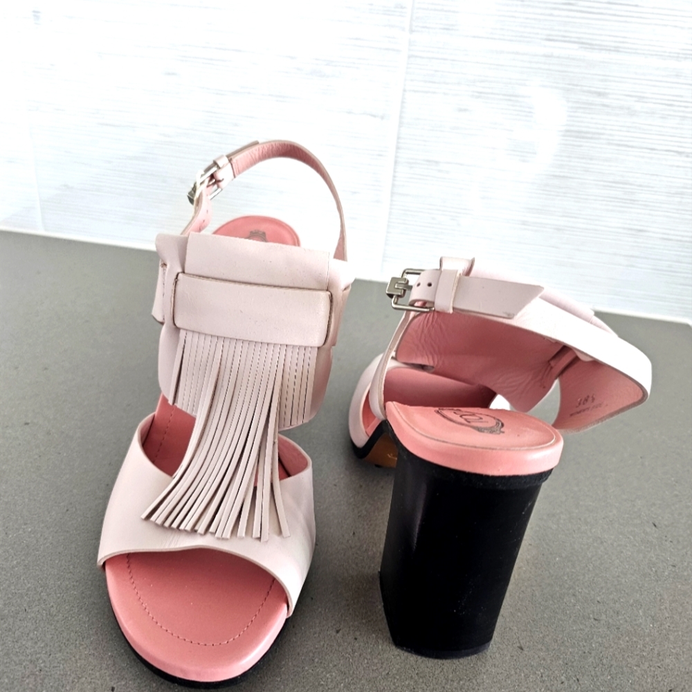 Tod's 38 1/2 light pink heeled sandals